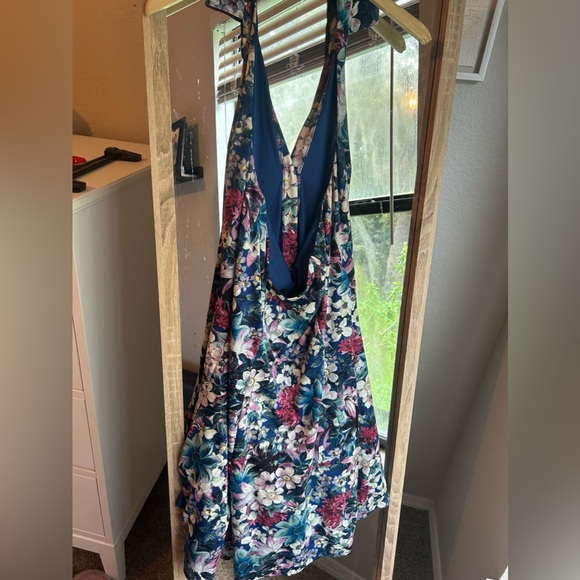 Guess Los Angeles Sleeveless Aline Halter Floral Print Dress Large W/ Collar - Picture 6 of 6